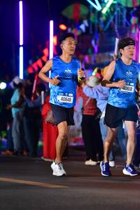 BIB: 40648, 4102, 40618
                            <button type="button" onclick="openModal(20774048)" class="btn btn-primary btn-sm float-right btn-popup" data-toggle="modal" data-target=".modal-high-quality">
                        <i class="fas fa-shopping-cart"></i> Add to Cart
                    </button>
                                            <button type="button" onclick="isThisMe(20774048, true)" class="btn btn-success btn-sm float-right btn-popup btn-isme hidden" data-toggle="tooltip" data-placement="bottom" title="นี่คือรูปของคุณใช่ไหม คลิกที่นี่เพื่อเอาเข้าอัลบั้ม">
                        <i class="fas fa-plus"></i> Add to album
                    </button>
                    <button type="button" onclick="isThisMe(20774048, false)" class="btn btn-warning btn-sm float-right btn-popup btn-isnotme hidden">
                        <i class="fas fa-ban"></i> Remove from album
                    </button>